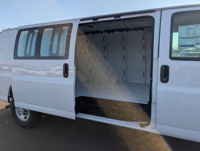 2026 Chevrolet Express Cargo 3500 WT
