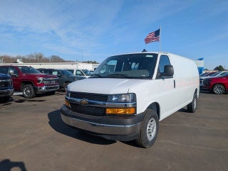 2025 Chevrolet Express Cargo 3500 WT
