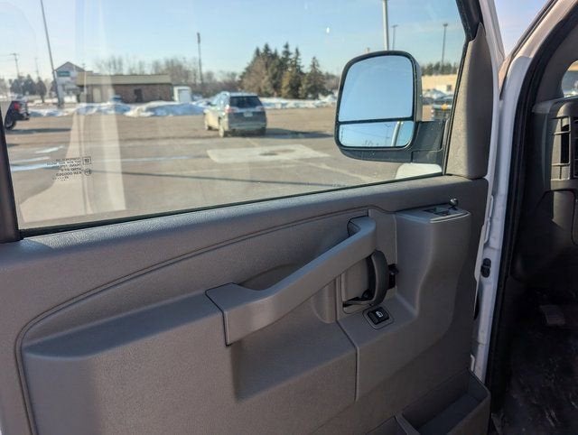 2025 Chevrolet Express Cargo 3500 WT