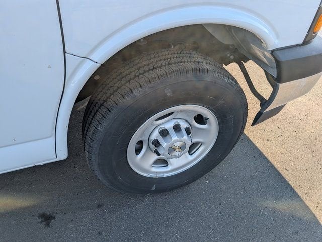 2025 Chevrolet Express Cargo 3500 WT