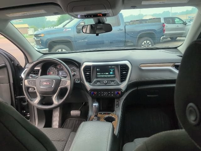 2017 GMC Acadia SLE