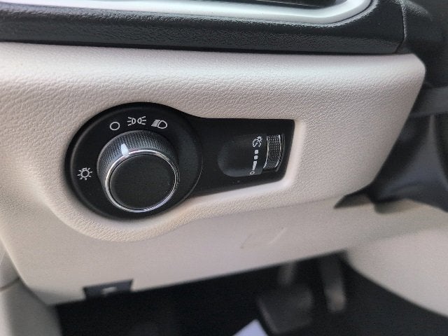 2021 Chrysler Voyager L