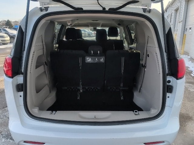 2021 Chrysler Voyager L