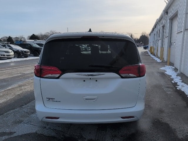 2021 Chrysler Voyager L