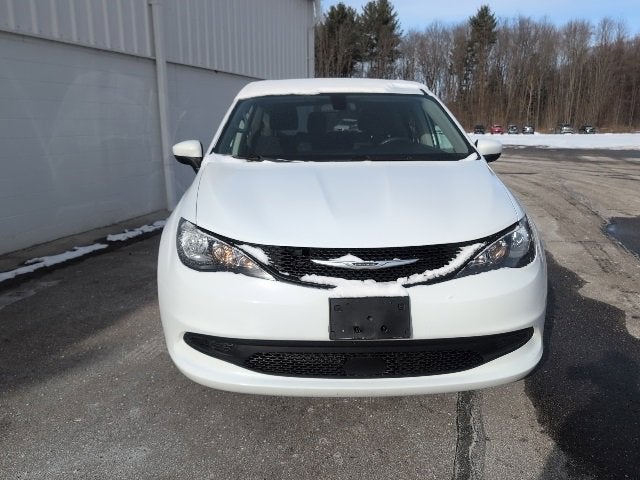 2021 Chrysler Voyager L